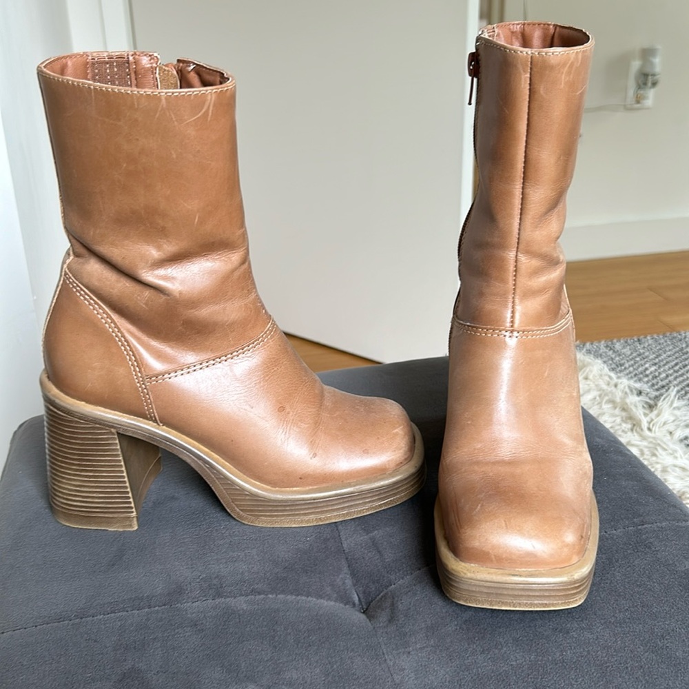 Light brown booties